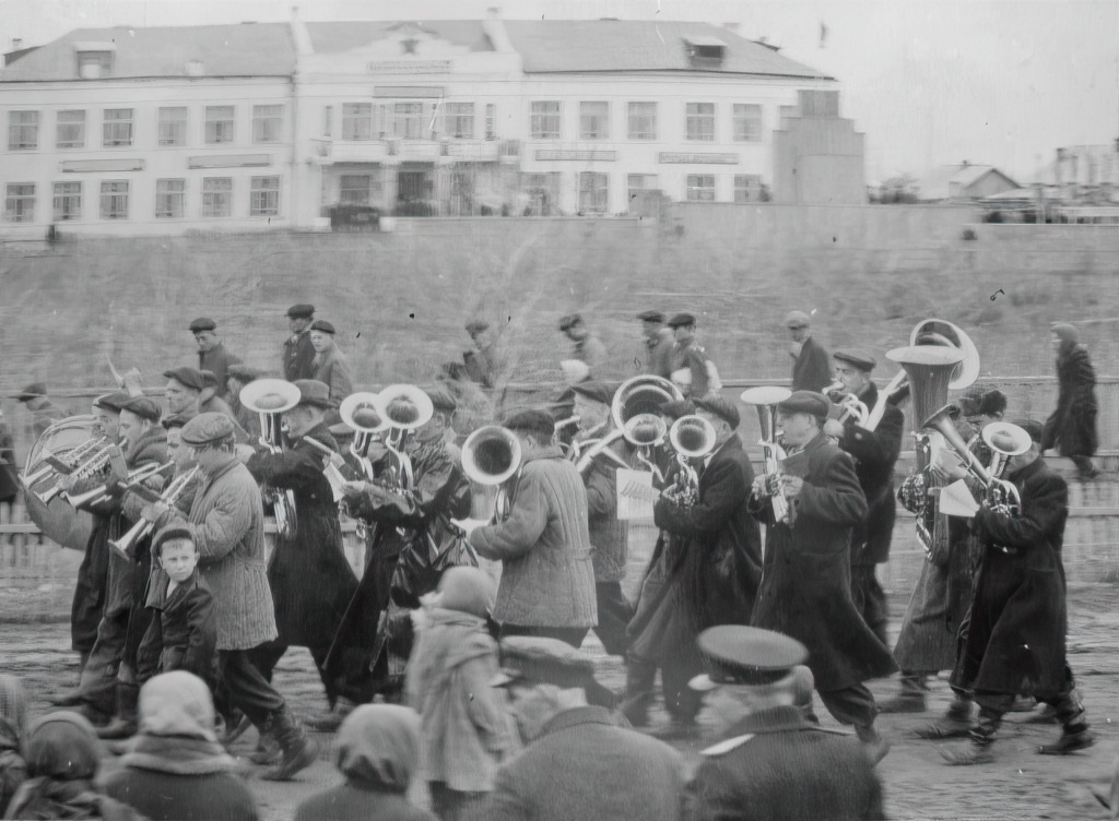 1950 Демонстрация в честь Октябрьской револции.